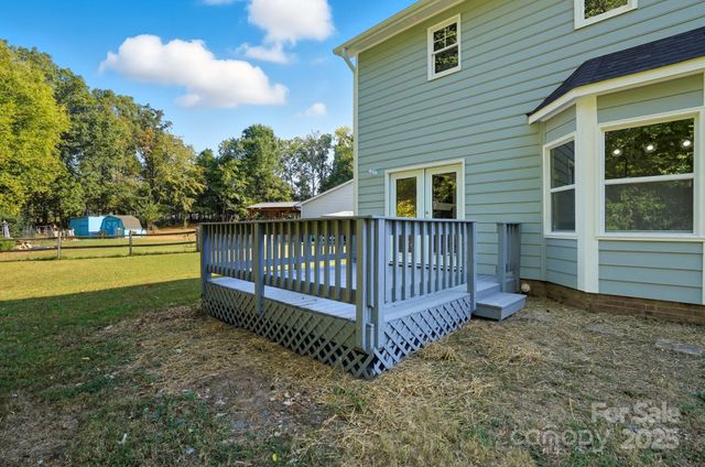 11006 Meadow Bank Lane, Charlotte, NC 28262
