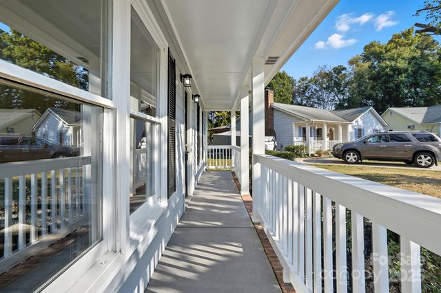 11006 Meadow Bank Lane, Charlotte, NC 28262