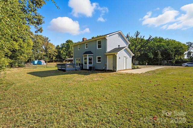 11006 Meadow Bank Lane, Charlotte, NC 28262