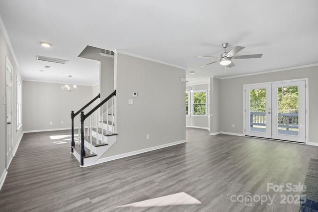 11006 Meadow Bank Lane, Charlotte, NC 28262