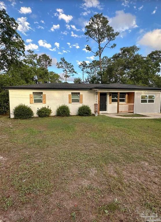 902 Decatur Ave, Pensacola, FL 32507