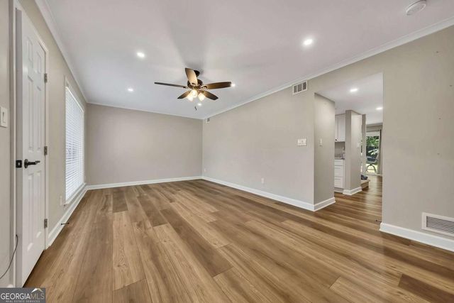 9 Fairway Drive NW, Kennesaw, GA 30144
