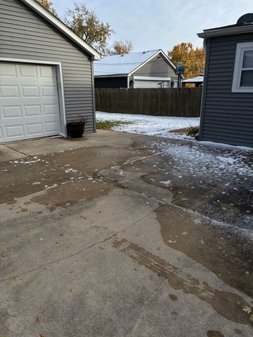 11903 S Laramie Avenue, Alsip, IL 60803