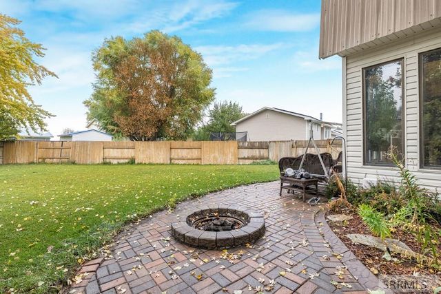 203 Hummingbird Place, Shelley, ID 83274