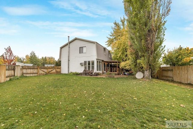 203 Hummingbird Place, Shelley, ID 83274