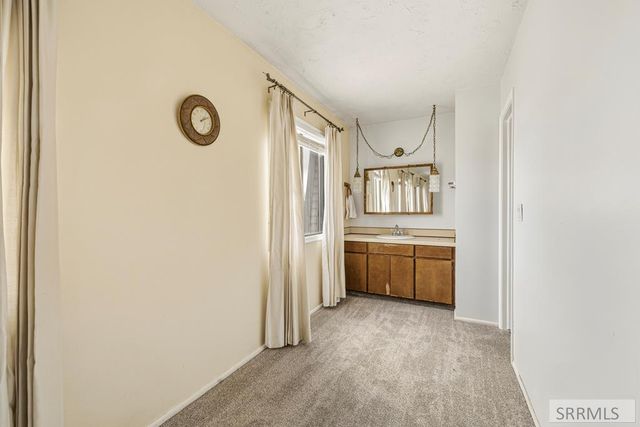 203 Hummingbird Place, Shelley, ID 83274