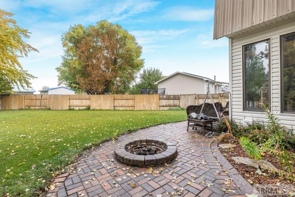 Image 19 of property listing at 203 Hummingbird Place, Shelley, ID 83274
