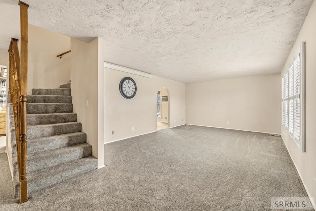 Image 3 of property listing at 203 Hummingbird Place, Shelley, ID 83274
