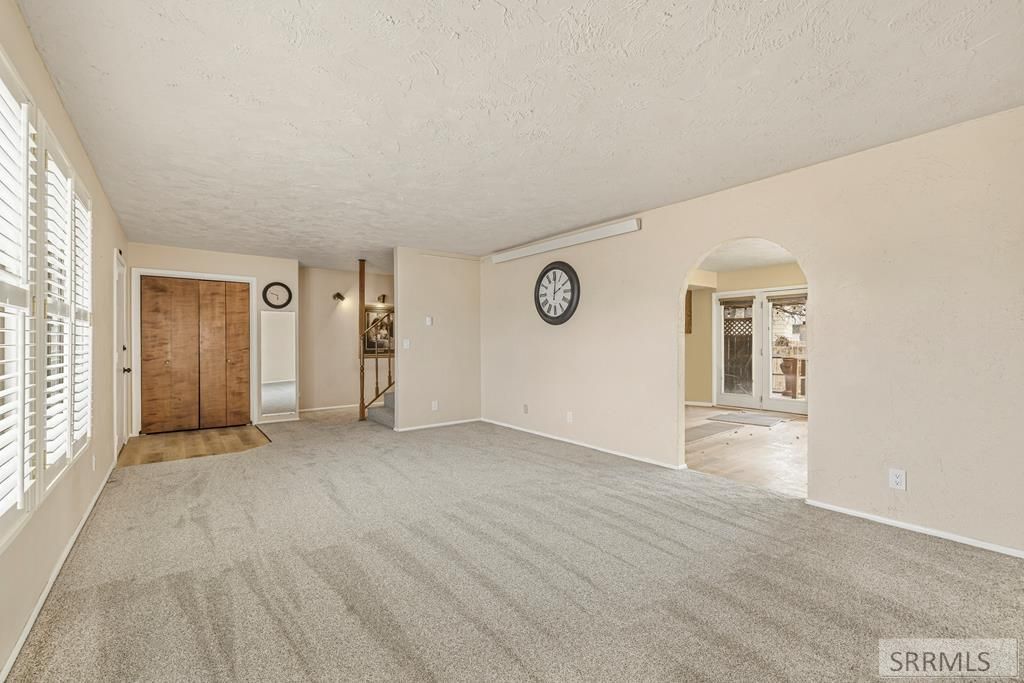 Image 5 of property listing at 203 Hummingbird Place, Shelley, ID 83274