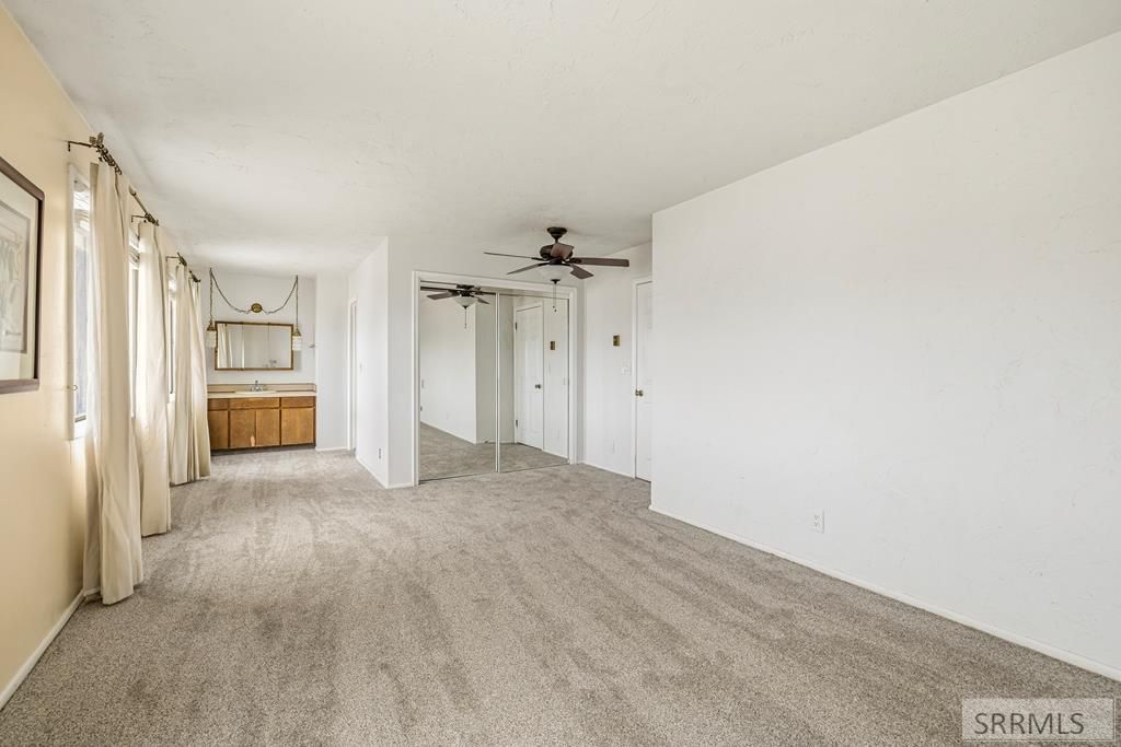Image 8 of property listing at 203 Hummingbird Place, Shelley, ID 83274
