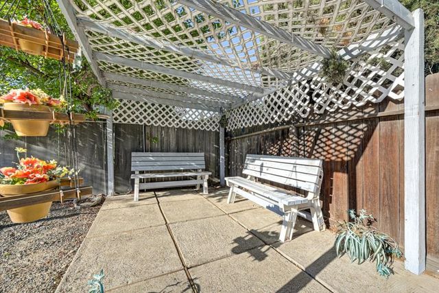 8161 Holm Oak Way, Citrus Heights, CA 95610