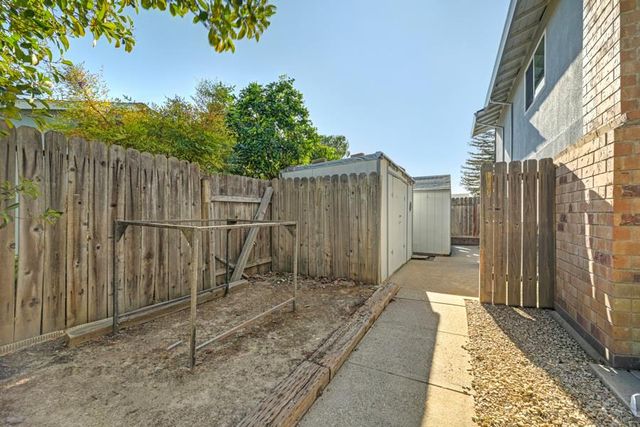 8161 Holm Oak Way, Citrus Heights, CA 95610