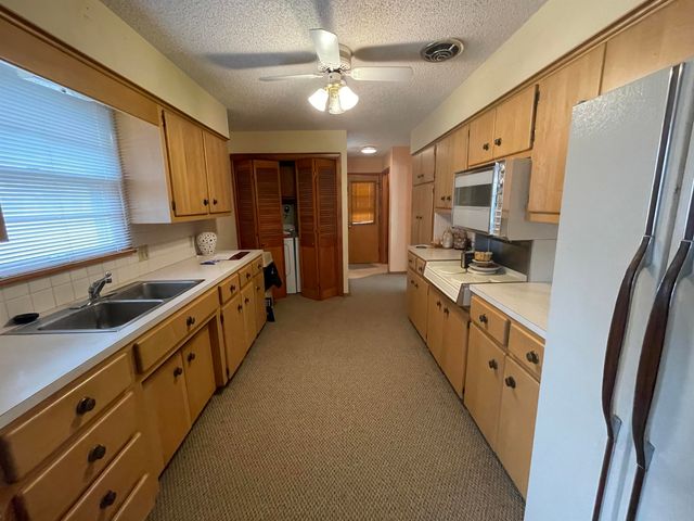 324 S Market St, Caldwell, KS 67022