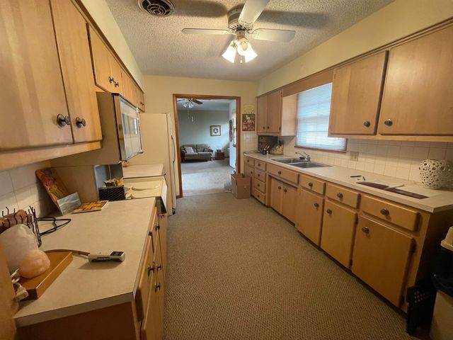 324 S Market St, Caldwell, KS 67022