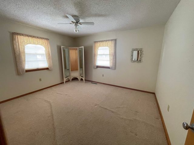 324 S Market St, Caldwell, KS 67022