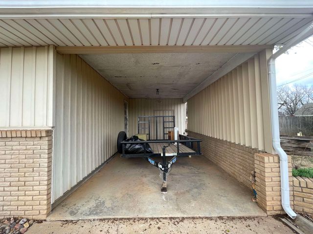 324 S Market St, Caldwell, KS 67022