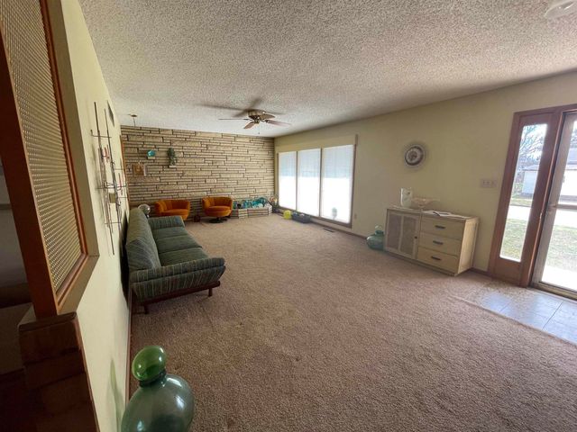 324 S Market St, Caldwell, KS 67022