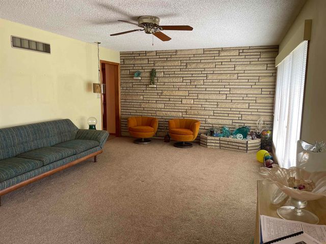 324 S Market St, Caldwell, KS 67022