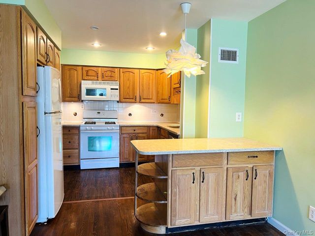 310 Delaware Avenue, Staten Island, NY 10305