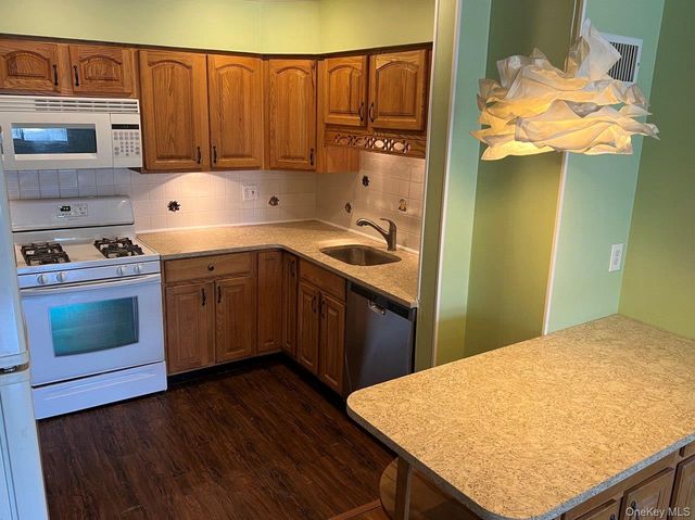 310 Delaware Avenue, Staten Island, NY 10305