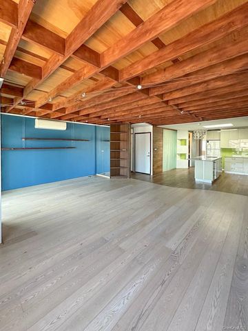 310 Delaware Avenue, Staten Island, NY 10305