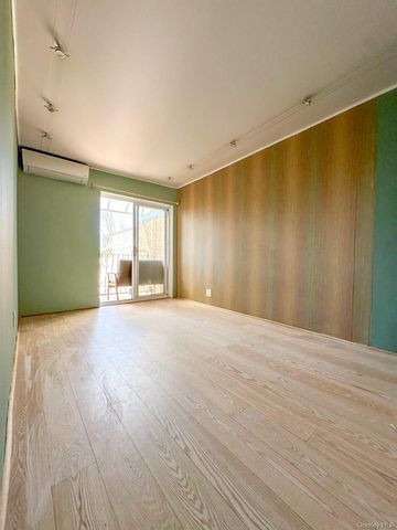 310 Delaware Avenue, Staten Island, NY 10305