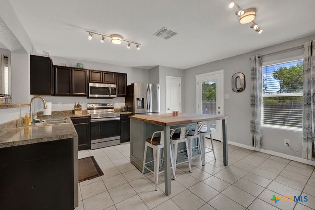 1517 Gateshead Drive, Seguin, TX 78155