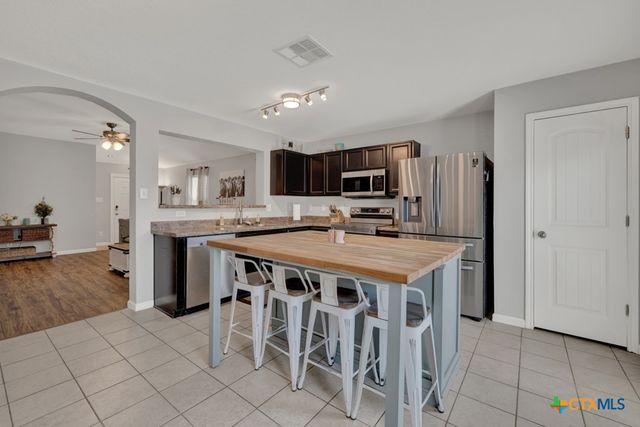 1517 Gateshead Drive, Seguin, TX 78155