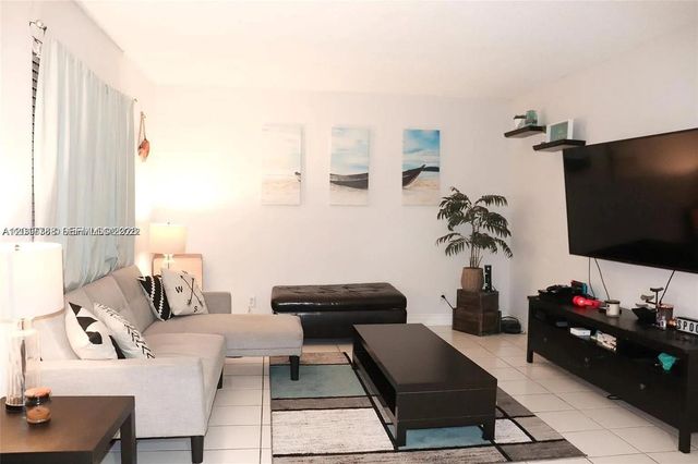 500 NE 2nd St 115, Dania Beach, FL 33004