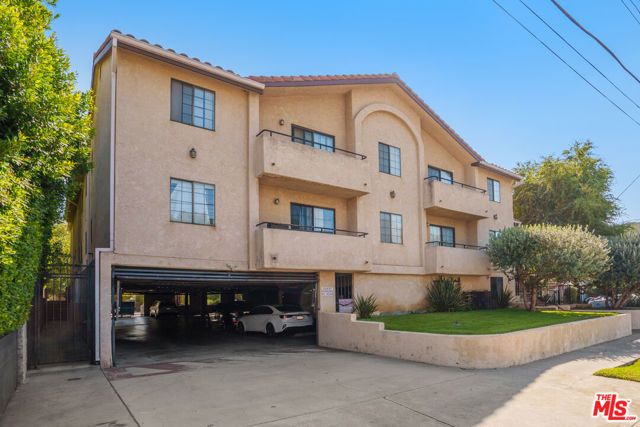 6924 Woodman Avenue, Van Nuys (los Angeles), CA 91405