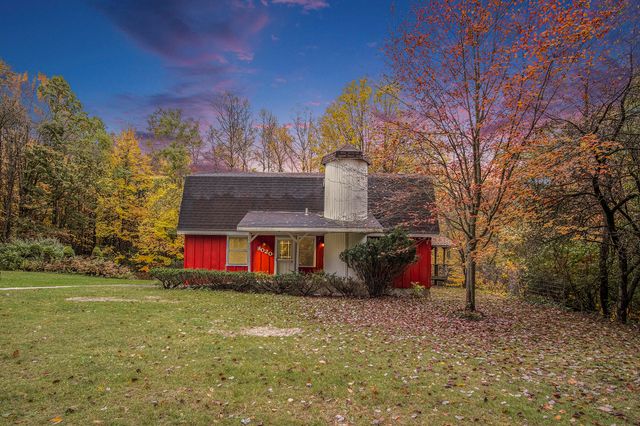 8020 E 98th Street E, Howard City, MI 49329