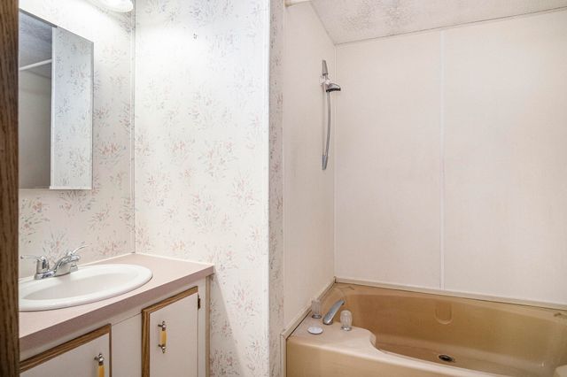 8020 E 98th Street E, Howard City, MI 49329