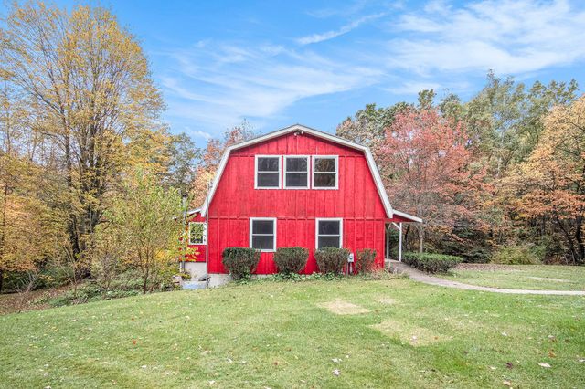 8020 E 98th Street E, Howard City, MI 49329