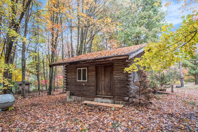 8020 E 98th Street E, Howard City, MI 49329