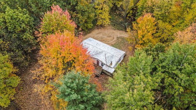 8020 E 98th Street E, Howard City, MI 49329