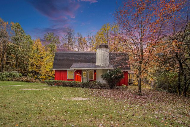 8020 E 98th Street E, Howard City, MI 49329