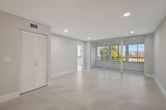 4090 Tivoli Court 208, Lake Worth, FL 33467