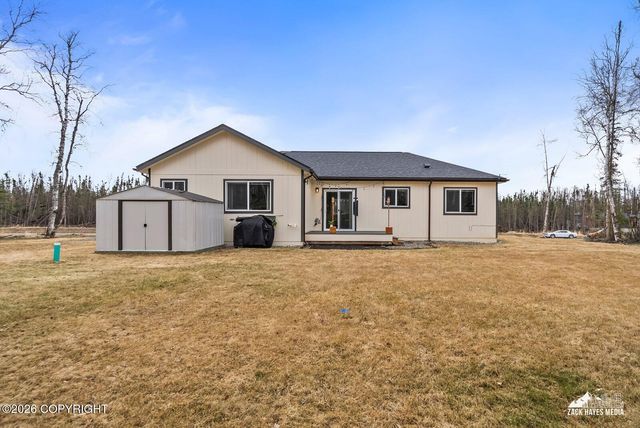 8321 W Aurora Heights Loop, Wasilla, AK 99623