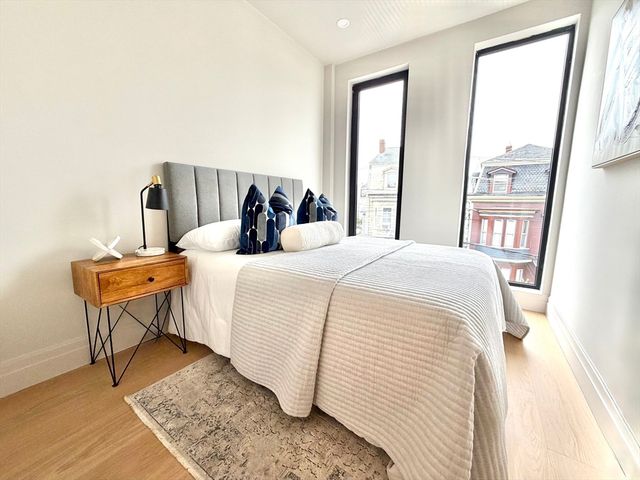 219 Saratoga Street 4, Boston, MA 02128