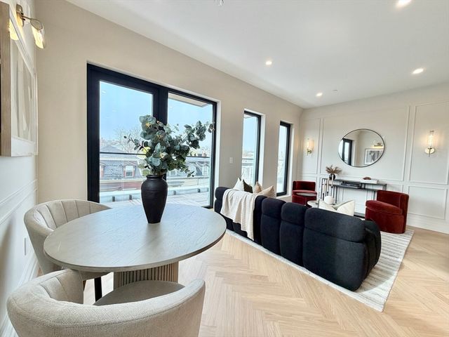 219 Saratoga Street 4, Boston, MA 02128