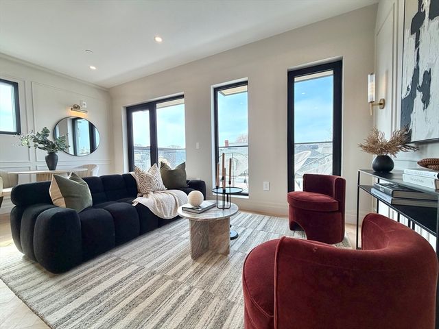 219 Saratoga Street 4, Boston, MA 02128