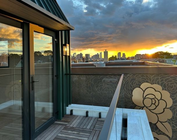 219 Saratoga Street 4, Boston, MA 02128