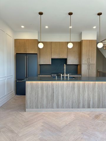 219 Saratoga Street 4, Boston, MA 02128