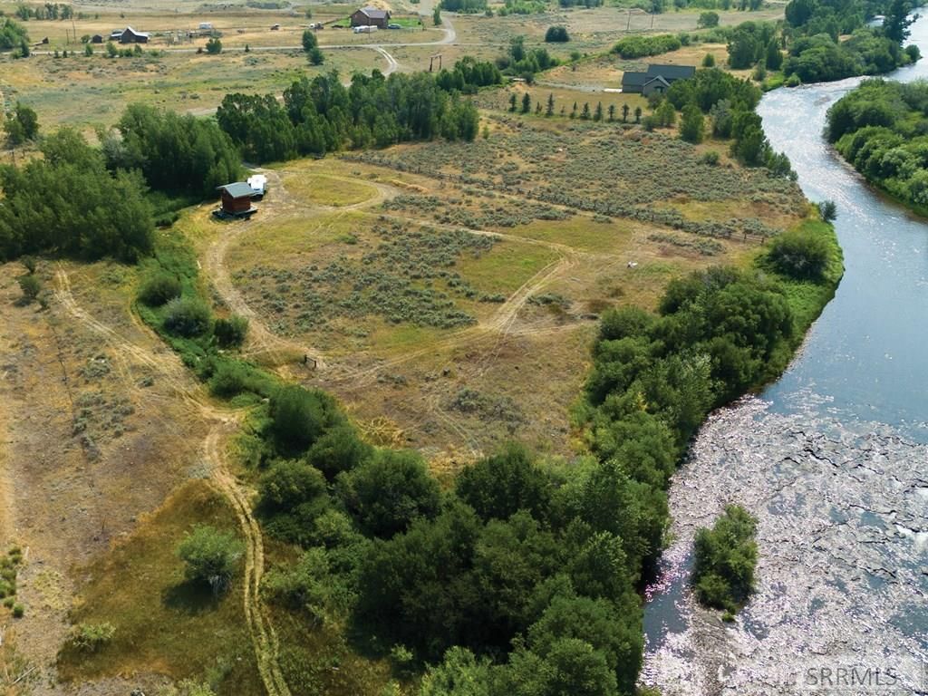 Image 5 of property listing at 3060 River Side Dr, Chester, ID 83421