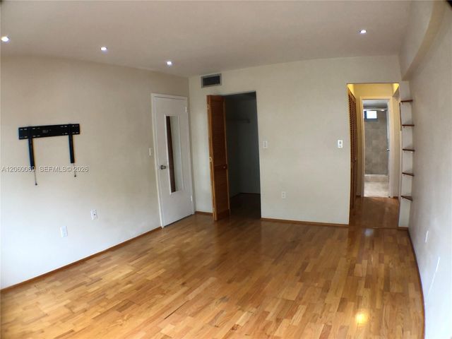 1025 Alton Road 504, Miami Beach, FL 33139