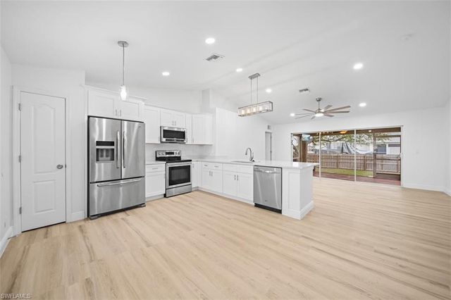 3011 4th AVE, Cape Coral, FL 33909