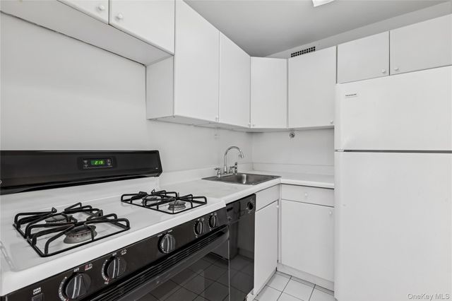 110-11 Queens Boulevard 8D, Forest Hills, NY 11375