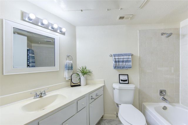 10811 Richmond Avenue 50, Houston, TX 77042
