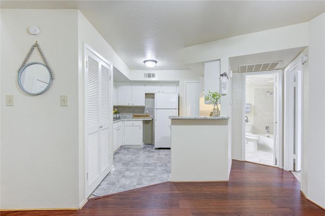 10811 Richmond Avenue 50, Houston, TX 77042