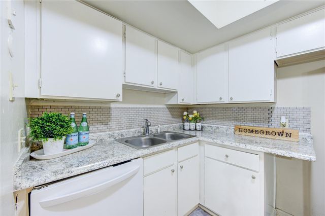 10811 Richmond Avenue 50, Houston, TX 77042